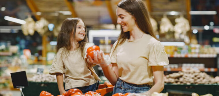 Hasta qué hora está abierta la tienda de alimentos más cercana